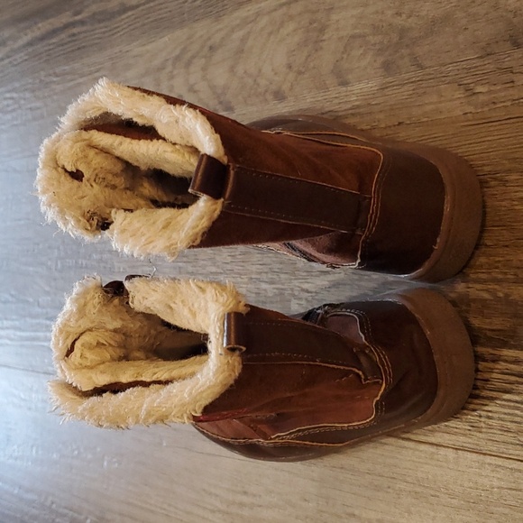 OshKosh Winter Boots Size 11 - Picture 7 of 7